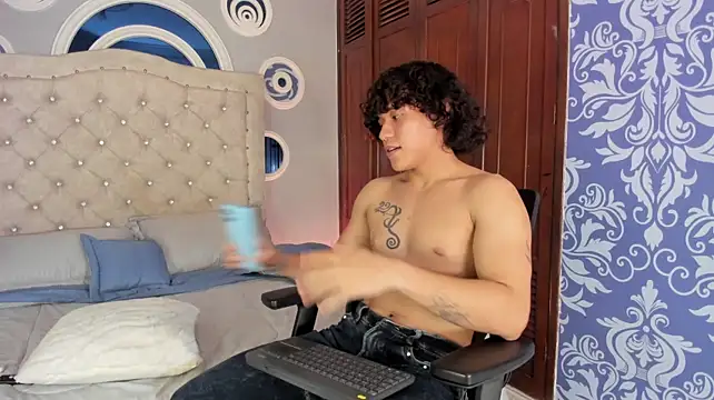 adrian_black86306 stripchat live cam model