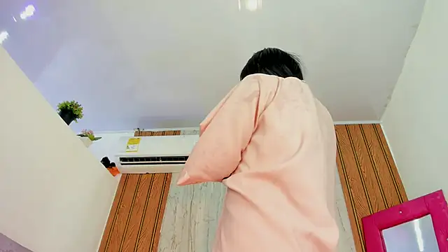 Aratnzacute stripchat live cam model