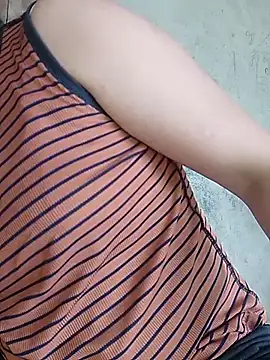 Tu-quyen stripchat live cam model
