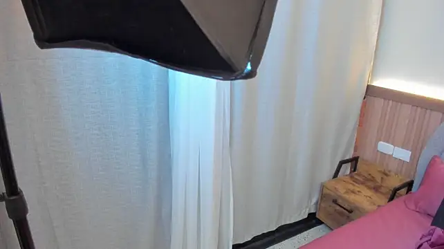 mia_milff stripchat live cam model
