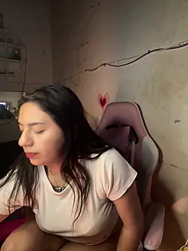 venus_aura stripchat live cam model