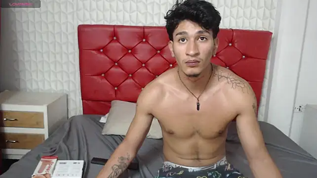Zayn_Moretti stripchat live cam model