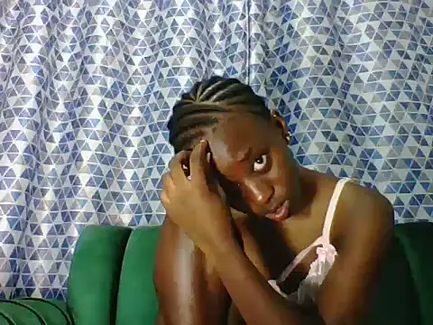 Darkpretty23 stripchat live cam model