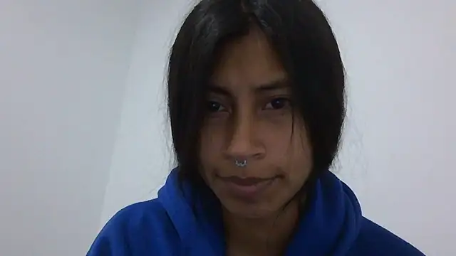Pocahontas_Honey stripchat live cam model