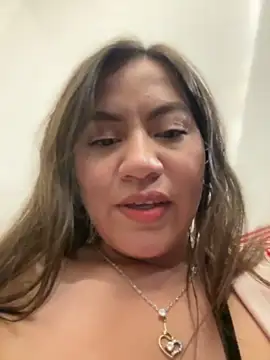 Bella_Pascualina stripchat live cam model