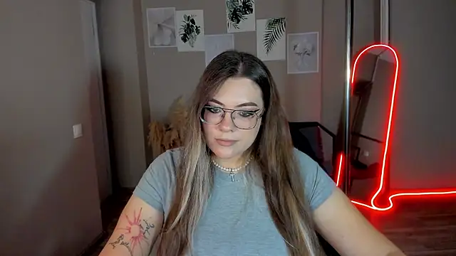 MiraTorson stripchat live cam model
