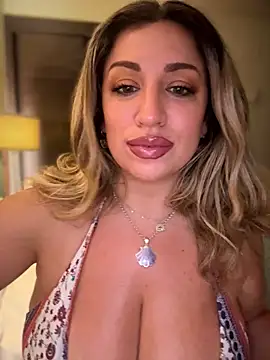 miamellycious stripchat live cam model
