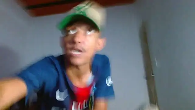 skinny23cm stripchat live cam model