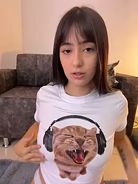 Hinata_3 stripchat live cam model