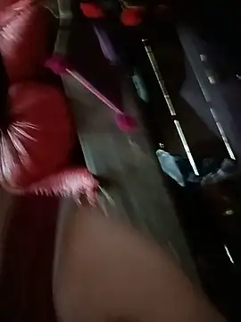 an-orphan stripchat live cam model