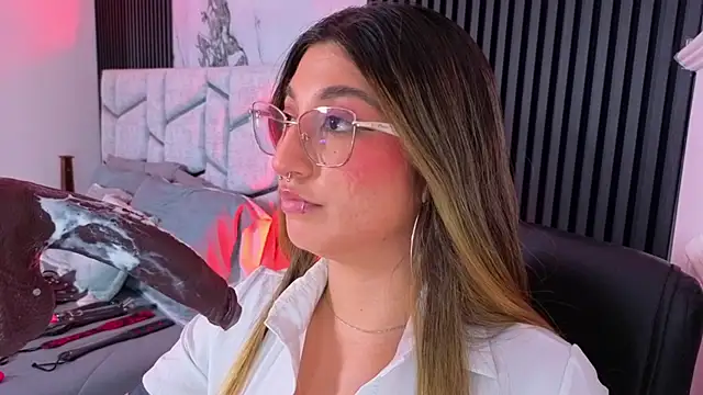Gabrielakassi stripchat live cam model