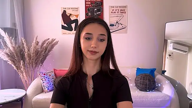 LinaMour stripchat live cam model