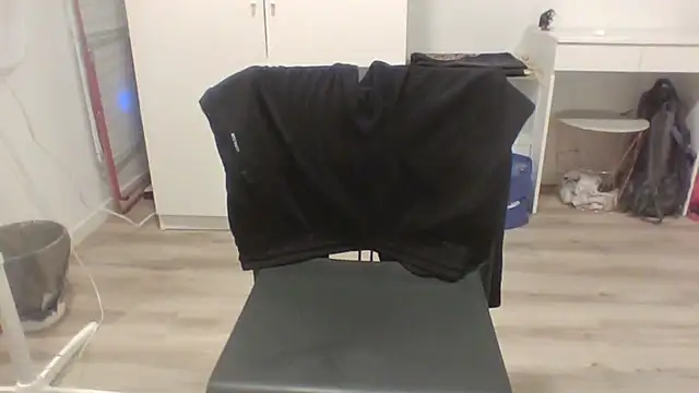 Hotyoungboy1080 stripchat live cam model