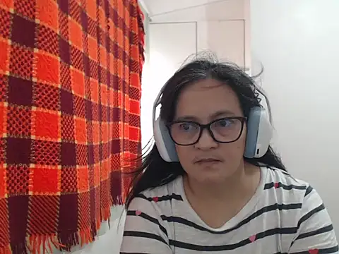 Kinkybela2025 stripchat live cam model
