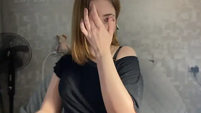 Elirya stripchat live cam model