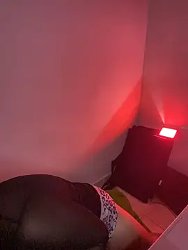 Kiri_Velvet stripchat live cam model