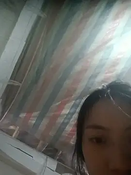 Maybae- stripchat live cam model