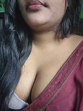 Aruna-1 stripchat live cam model