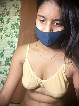 Pinkyjii stripchat live cam model