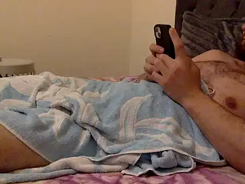 Robynson97 stripchat live cam model