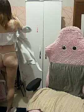Irresistible37 stripchat live cam model