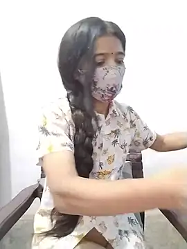 Cute-Naavya stripchat live cam model