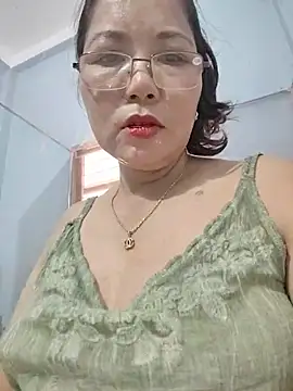 -Titihan- stripchat live cam model
