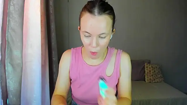 E_vaaa stripchat live cam model