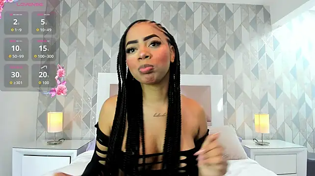 TyraKayne stripchat live cam model