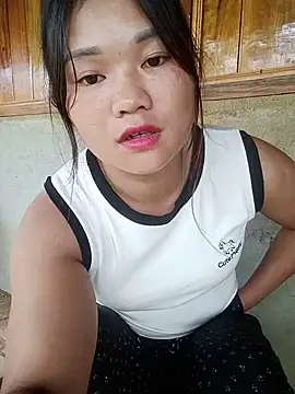 Seli- stripchat live cam model