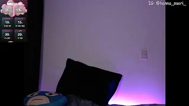 Hanna_Saori_ stripchat live cam model