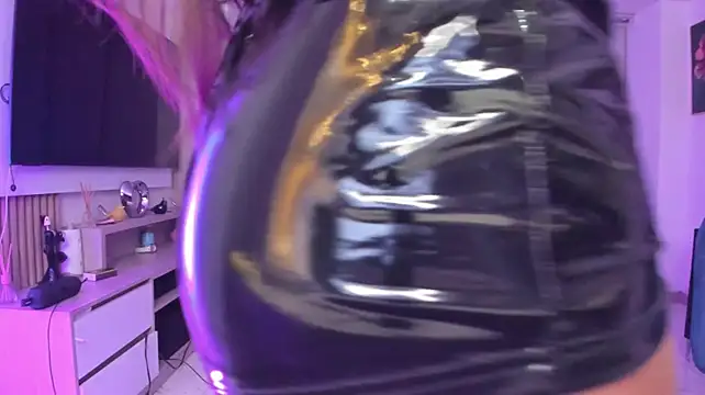 Antotss stripchat live cam model
