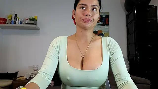 Alondra_fetish stripchat live cam model