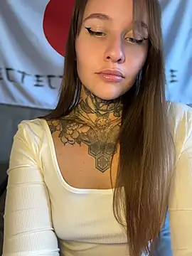 KishaMur stripchat live cam model