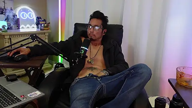 Ghost11_11 stripchat live cam model