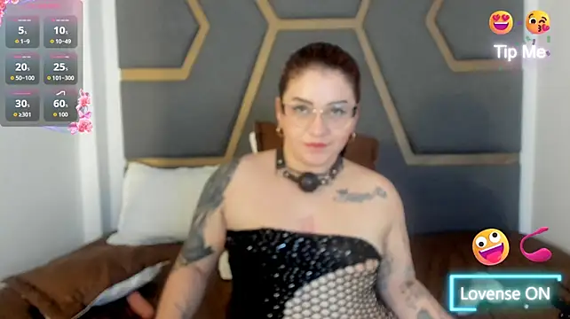 juana_valkiria stripchat live cam model