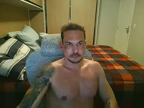 BRAhighIQ stripchat live cam model