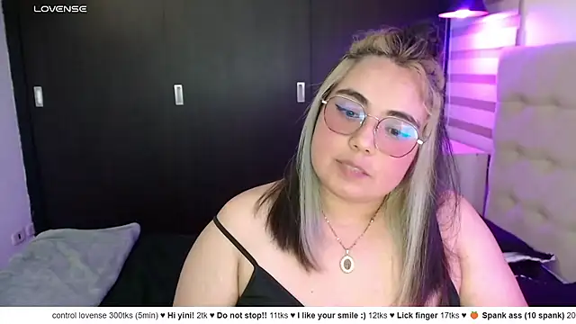 yini_angel stripchat live cam model