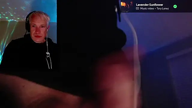 Snarfle82 stripchat live cam model