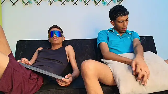 RED_ZONE_BOYS stripchat live cam model
