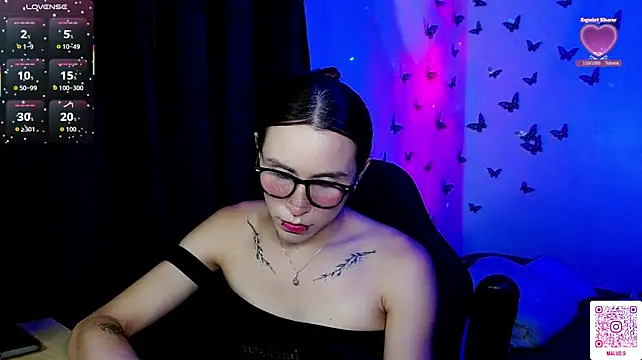 Malud09 stripchat live cam model