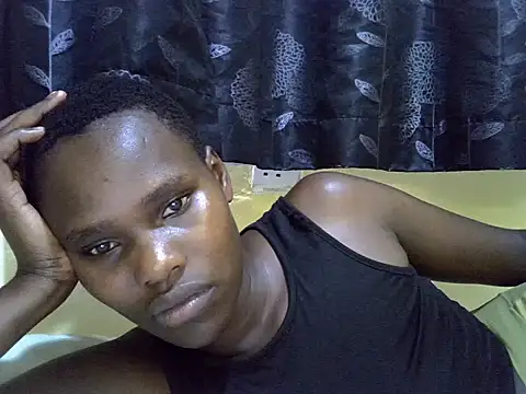 Sexxy_brianna stripchat live cam model