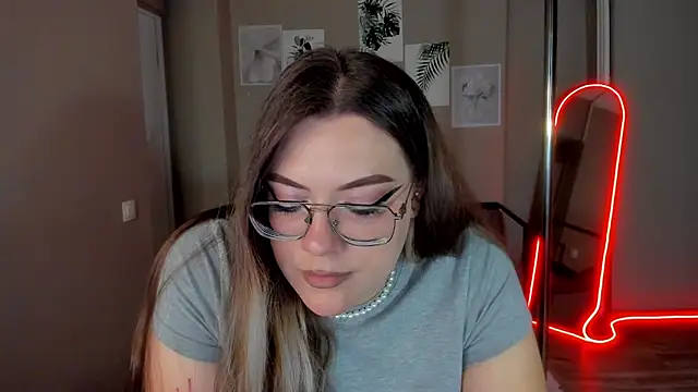MiraTorson stripchat live cam model