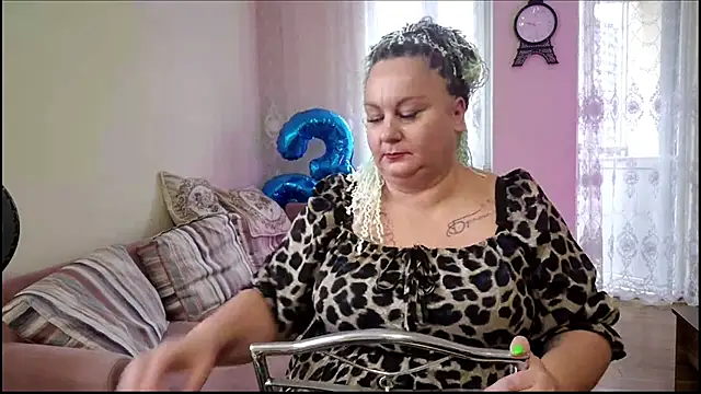 maryhotmilf stripchat live cam model