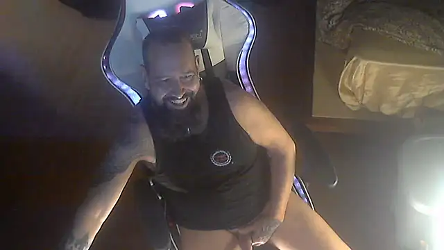 maseurbeardedpig stripchat live cam model