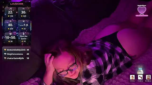 Avie1020 stripchat live cam model