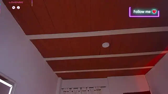 MiaLatina_ stripchat live cam model