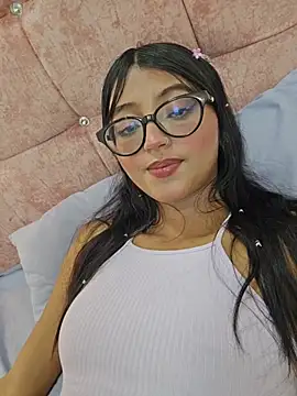 Yulia_Mercier_ stripchat live cam model