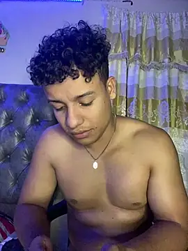 zoronovax stripchat live cam model
