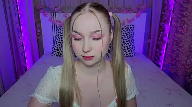 LilyStarlight stripchat live cam model
